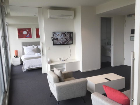 Tasha\'s Apartments On Warwick - Maitland Accommodation 6