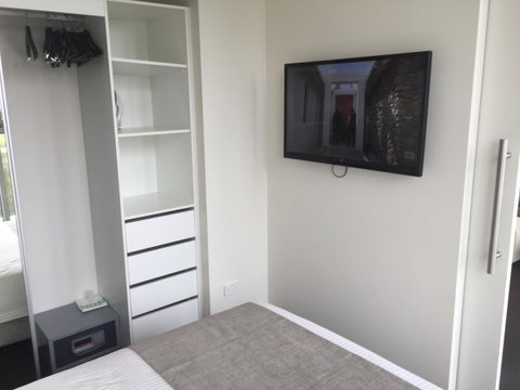 Tasha\'s Apartments On Warwick - Maitland Accommodation 7