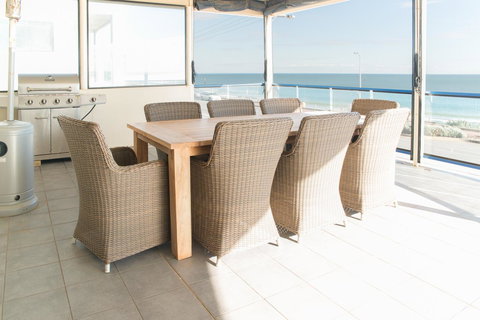 Seaview Sunset Holiday Apartments - Maitland Accommodation 5