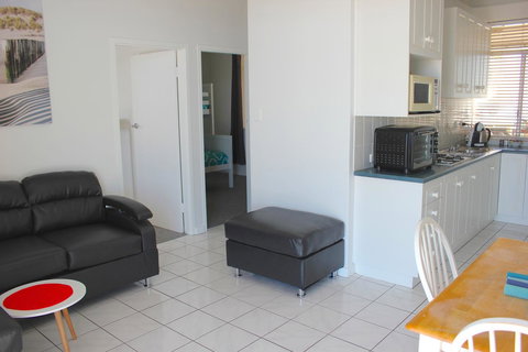 Seaview Sunset Holiday Apartments - Maitland Accommodation 11