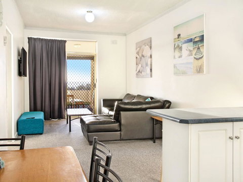 Seaview Sunset Holiday Apartments - Maitland Accommodation 37