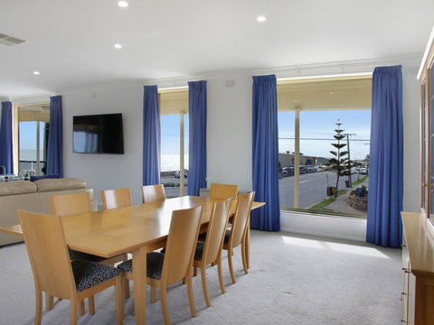 Seaview Sunset Holiday Apartments - Maitland Accommodation 28