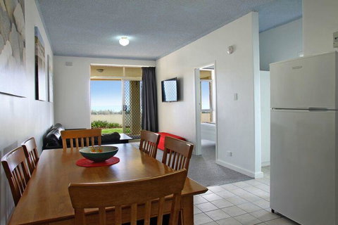 Seaview Sunset Holiday Apartments - Maitland Accommodation 43