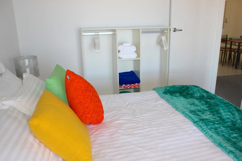 Seaview Sunset Holiday Apartments - Maitland Accommodation 9