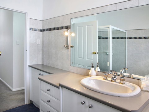 Seaview Sunset Holiday Apartments - Maitland Accommodation 29