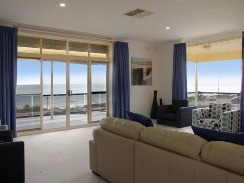 Seaview Sunset Holiday Apartments - Maitland Accommodation 23
