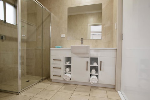 Renmark Holiday Apartments - Maitland Accommodation 6