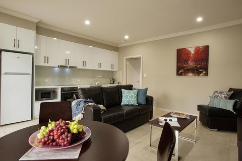 Renmark Holiday Apartments - Maitland Accommodation 5