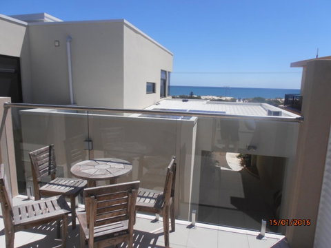 Atlantic West Beach Apartments - Maitland Accommodation 11