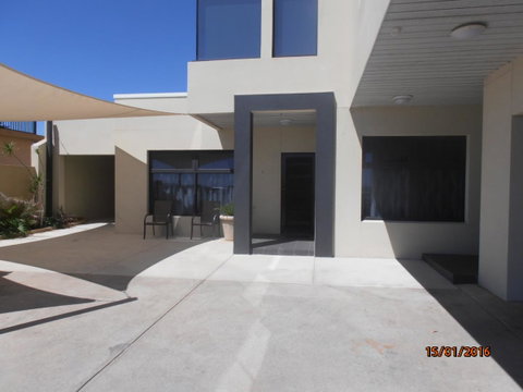 Atlantic West Beach Apartments - Maitland Accommodation 2