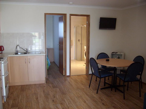 Jacko's Holiday Cabins - Maitland Accommodation 3