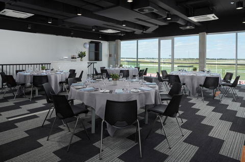 Rydges Pit Lane - Maitland Accommodation 14