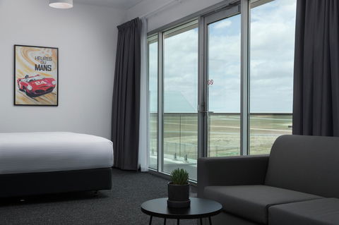 Rydges Pit Lane - Maitland Accommodation 25