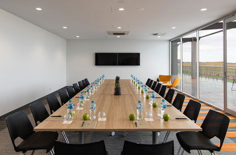 Rydges Pit Lane - Maitland Accommodation 40
