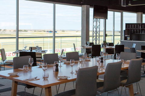 Rydges Pit Lane - Maitland Accommodation 38