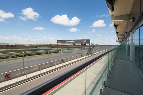 Rydges Pit Lane - Maitland Accommodation 1
