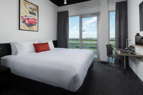 Rydges Pit Lane - Maitland Accommodation 31