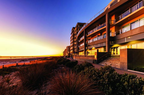 Apartments @ 16 Holdfast - Maitland Accommodation 0