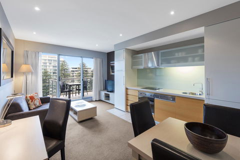Apartments @ 16 Holdfast - Maitland Accommodation 5