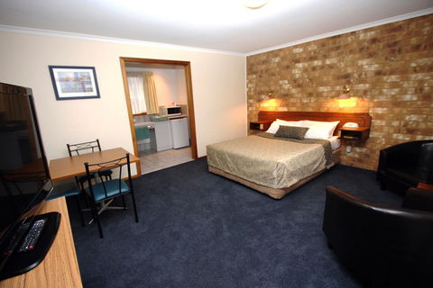 Clare Central - Maitland Accommodation 16