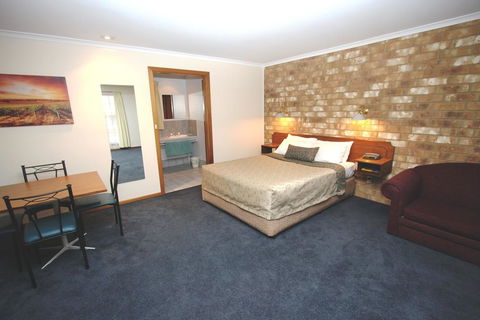 Clare Central - Maitland Accommodation 22
