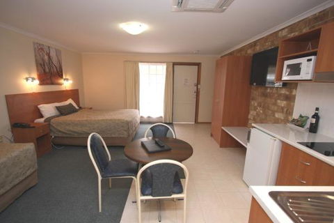 Clare Central - Maitland Accommodation 38