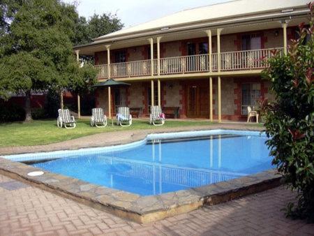 Clare Central - Maitland Accommodation 5