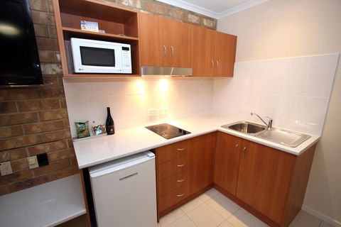 Clare Central - Maitland Accommodation 36