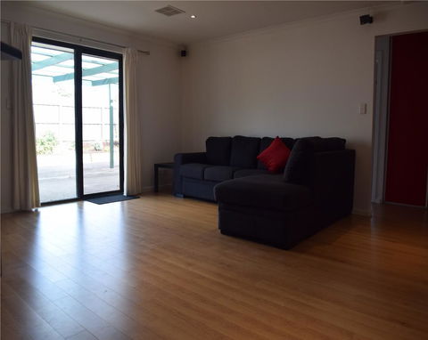 South Coast Escape - Maitland Accommodation 5