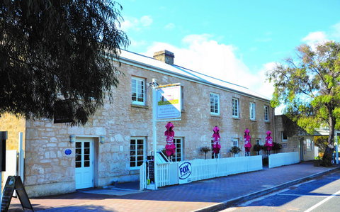 Caledonian Inn - Maitland Accommodation 1