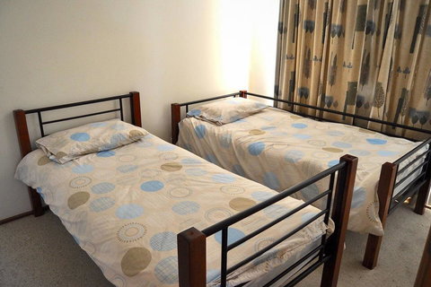 Baywatch - Maitland Accommodation 16