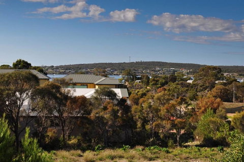 Baywatch - Maitland Accommodation 7