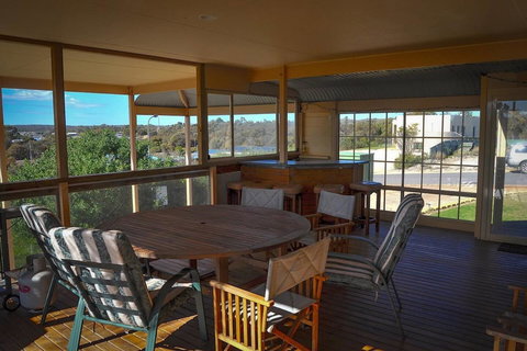 Baywatch - Maitland Accommodation 0