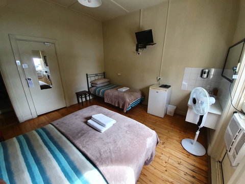 Pier Hotel Port Lincoln - Maitland Accommodation 15