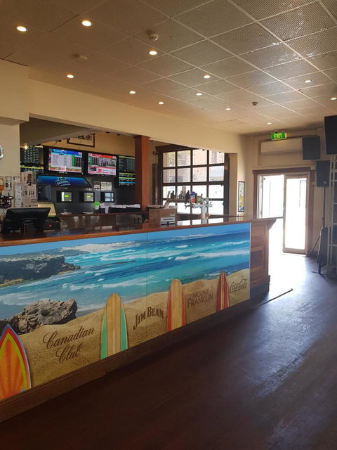 Pier Hotel Port Lincoln - Maitland Accommodation 2