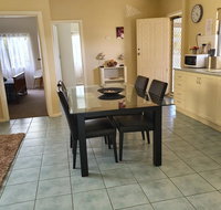 Super Central Location - Maitland Accommodation