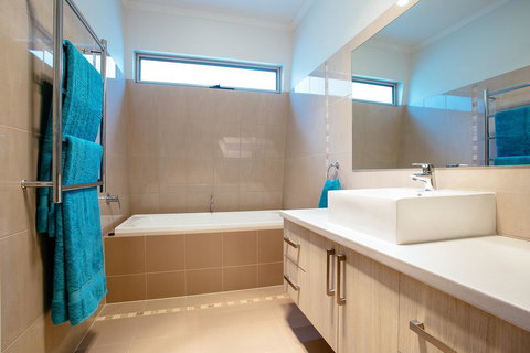 Seasalt - Maitland Accommodation 12