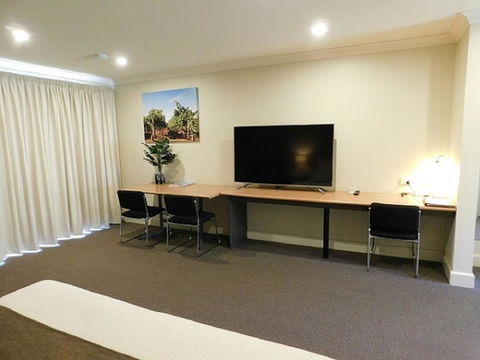 Alexander Cameron Suites - Maitland Accommodation 13