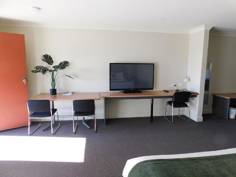Alexander Cameron Suites - Maitland Accommodation 10