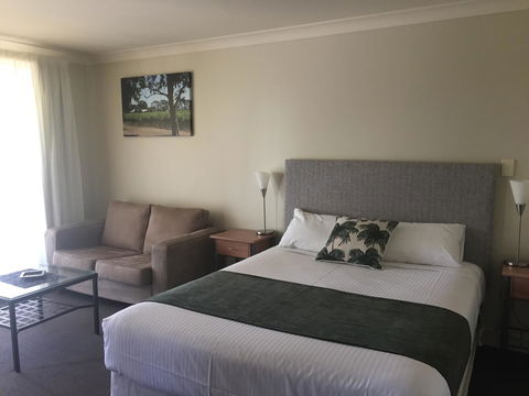 Alexander Cameron Suites - Maitland Accommodation 15