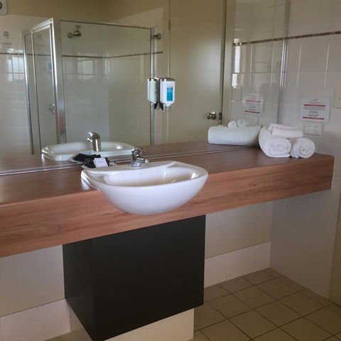 Alexander Cameron Suites - Maitland Accommodation 17