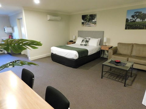 Alexander Cameron Suites - Maitland Accommodation 8
