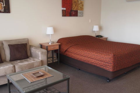 Alexander Cameron Suites - Maitland Accommodation 25