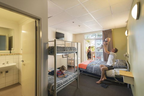 YHA Adelaide Central - Maitland Accommodation 37