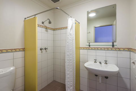 YHA Adelaide Central - Maitland Accommodation 40