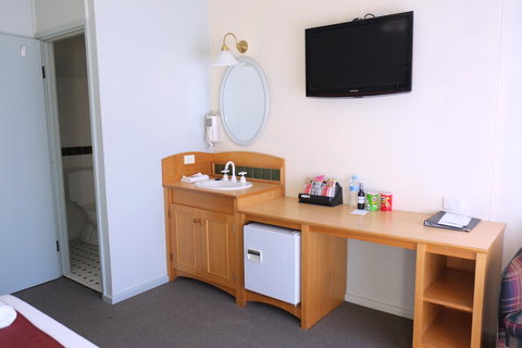 Berri Hotel - Maitland Accommodation 28