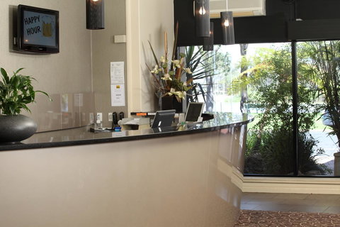 Berri Hotel - Maitland Accommodation 20