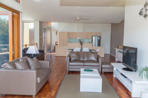 South Shores Villa 52 - Maitland Accommodation 22