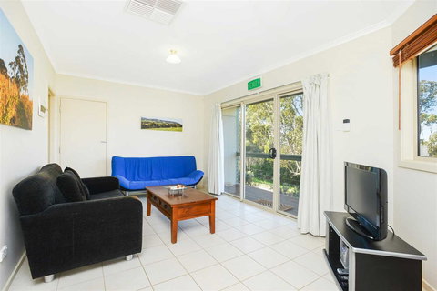 Cabernet Cottage - Maitland Accommodation 4