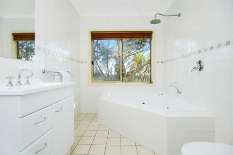 Cabernet Cottage - Maitland Accommodation 6